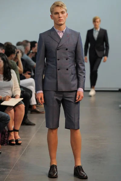 Look 5